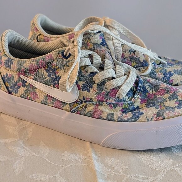 Nike SB Charge CNVS PRM Sneakers 4.5Y White Fossil Evergreen Floral Canvas Shoes - Picture 1 of 9